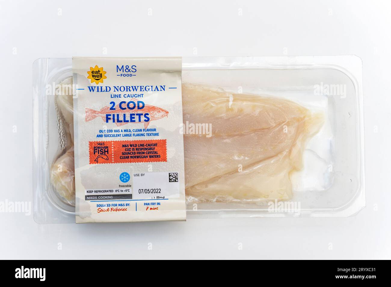 M&S wilde norwegische Linie fing Kabeljaufilets Stockfoto