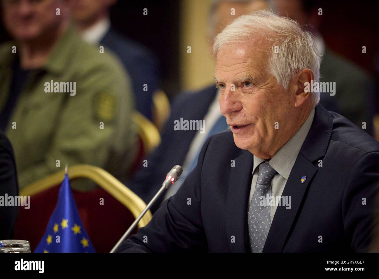 Kiew, Ukraine. Oktober 2023. Josep Borrell, Vizepräsident der Europäischen Kommission, äußerte sich auf einer Tagung des Außenministerrates der Europäischen Union am 2. Oktober 2023 in Kiew, Ukraine. Kredit: Ukrainischer Ratsvorsitz/Ukrainisches Pressebüro/Alamy Live News Stockfoto