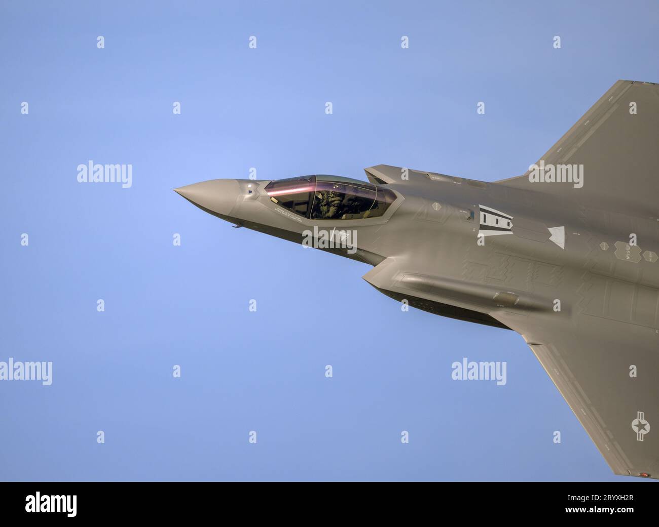 USAF F-35A Lightning II von der RAF Lakenheath 48th Fighter Wing auf der RAF Lakenheath im Tiefflug in Wales, LFA7, Mach Loop Stockfoto