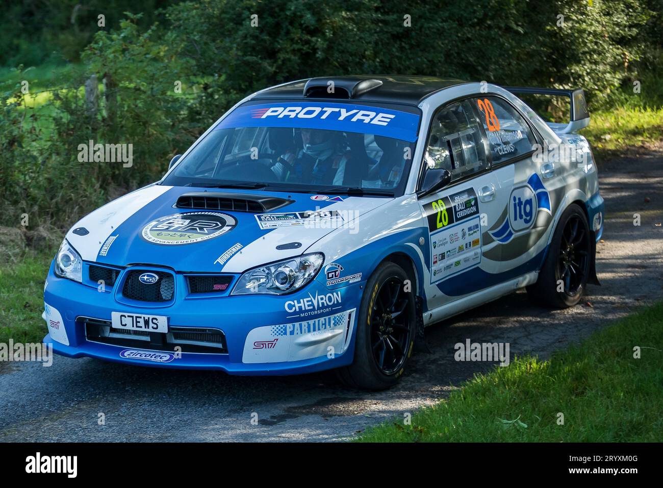 Ceredigion, Wales - 2. September 2023 Rali Ceredigion: Richard Clews und Co-Pilot Carl Williamson in einem Subaru Impreza STI Wagen 28 auf der Bühne SS1 Borth Stockfoto