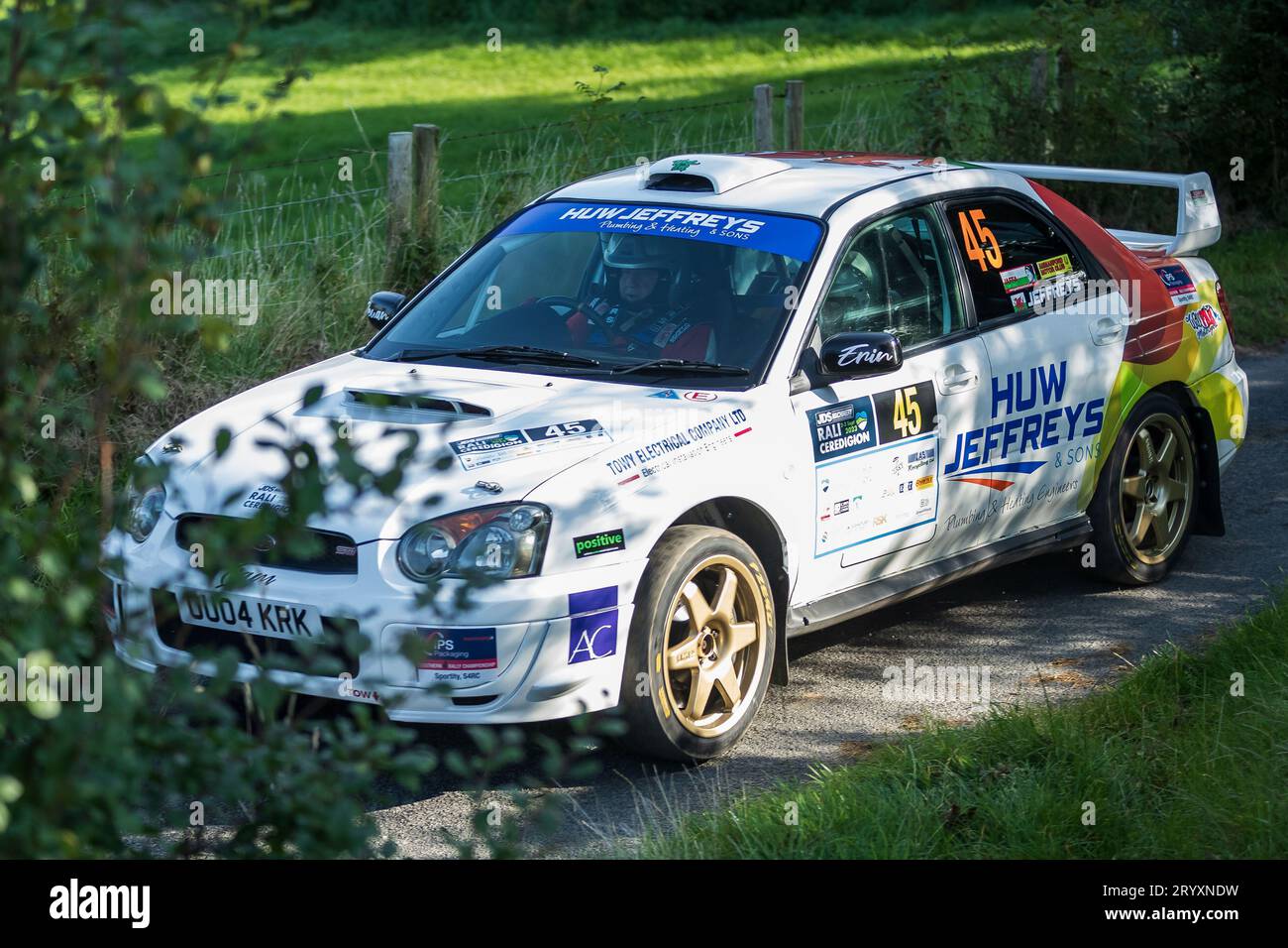 Ceredigion, Wales – 2. September 2023 Rali Ceredigion: Huw Jeffreys und Mitfahrerin Avarina Jeffreys in einem Subaru Impreza Auto 45 auf der Bühne SS1 Borth 1 Stockfoto
