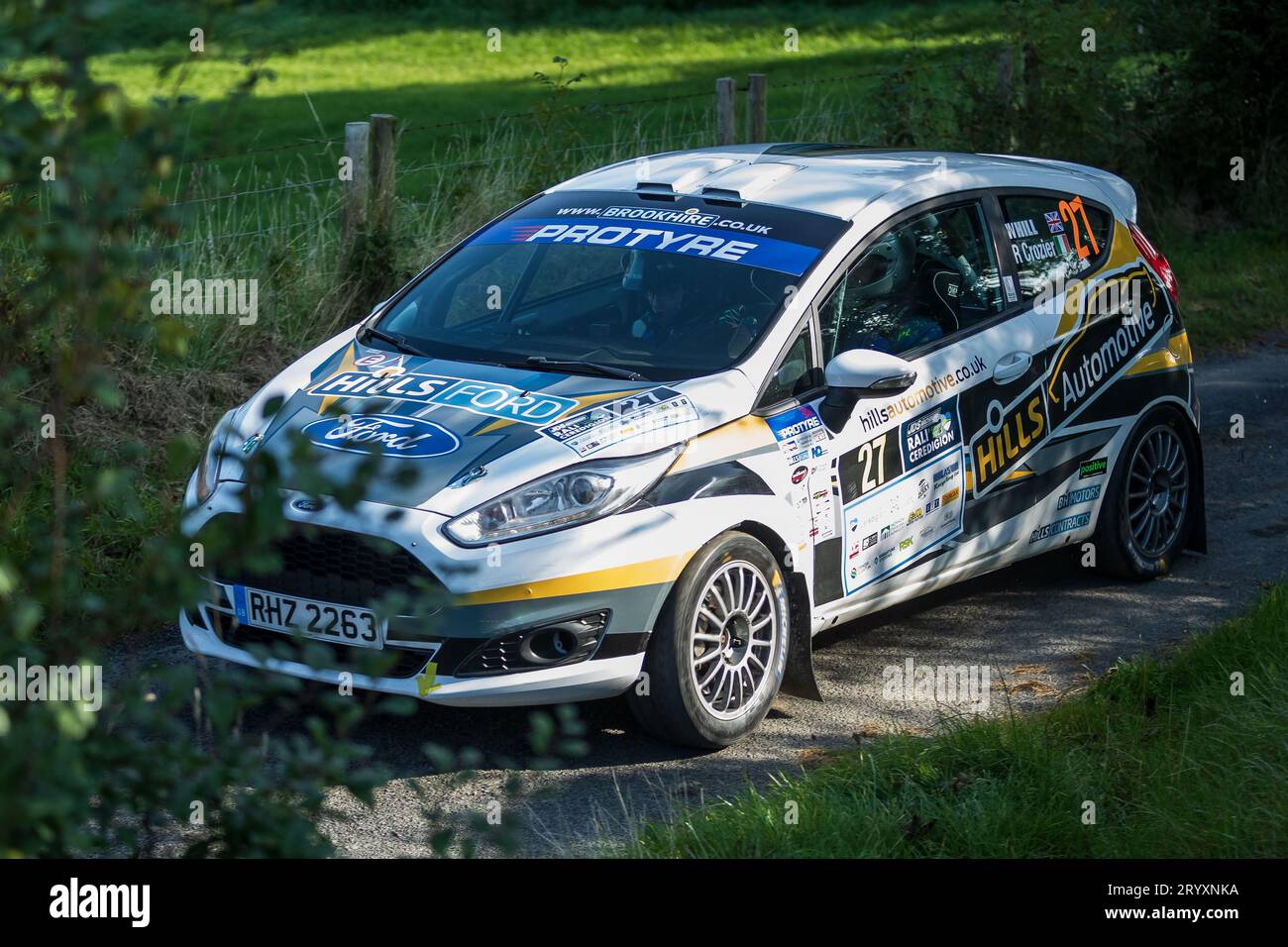 Ceredigion, Wales – 2. September 2023 Rali Ceredigion: William Hill und Co-Pilot Richard-morton Crozier in einem Ford Fiesta Rally3 Wagen 27 auf der Bühne SS1 Stockfoto