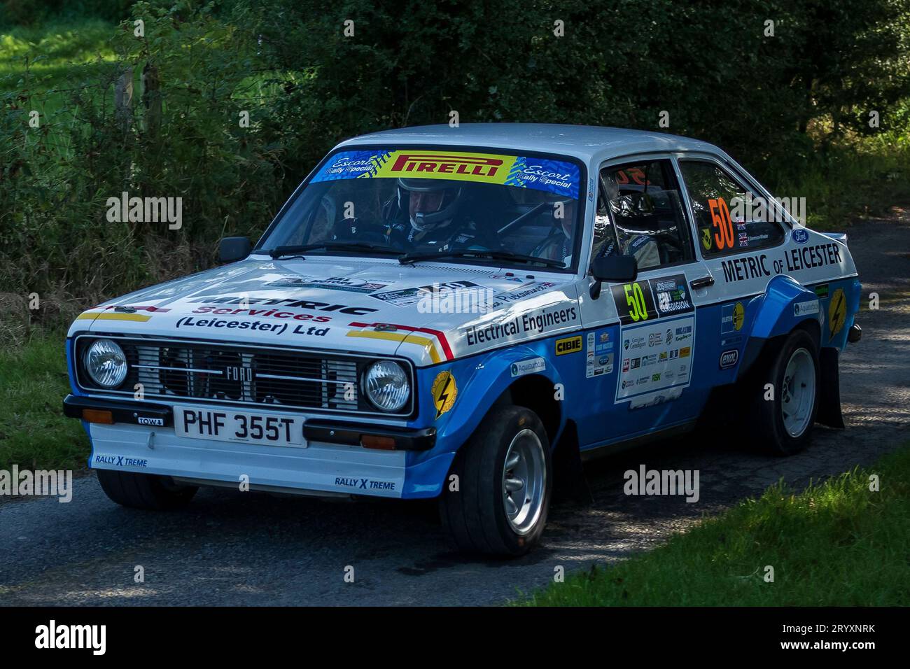 Ceredigion, Wales - 2. September 2023 Rali Ceredigion: Barry-Stevenson Wheeler und Co-Pilot John Pickavance in einem Ford Escort RS1800 Auto 50 auf der Bühne Stockfoto
