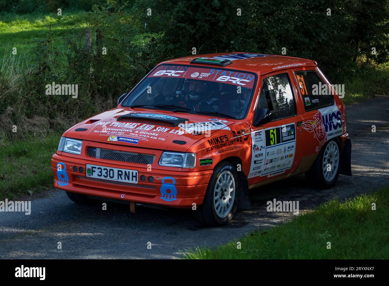 Ceredigion, Wales - 2. September 2023 Rali Ceredigion: William Mains und Co-Pilot Tomos Whittle in einem Vauxhall Nova Car 51 auf der Bühne SS1 Borth 1 Wal Stockfoto