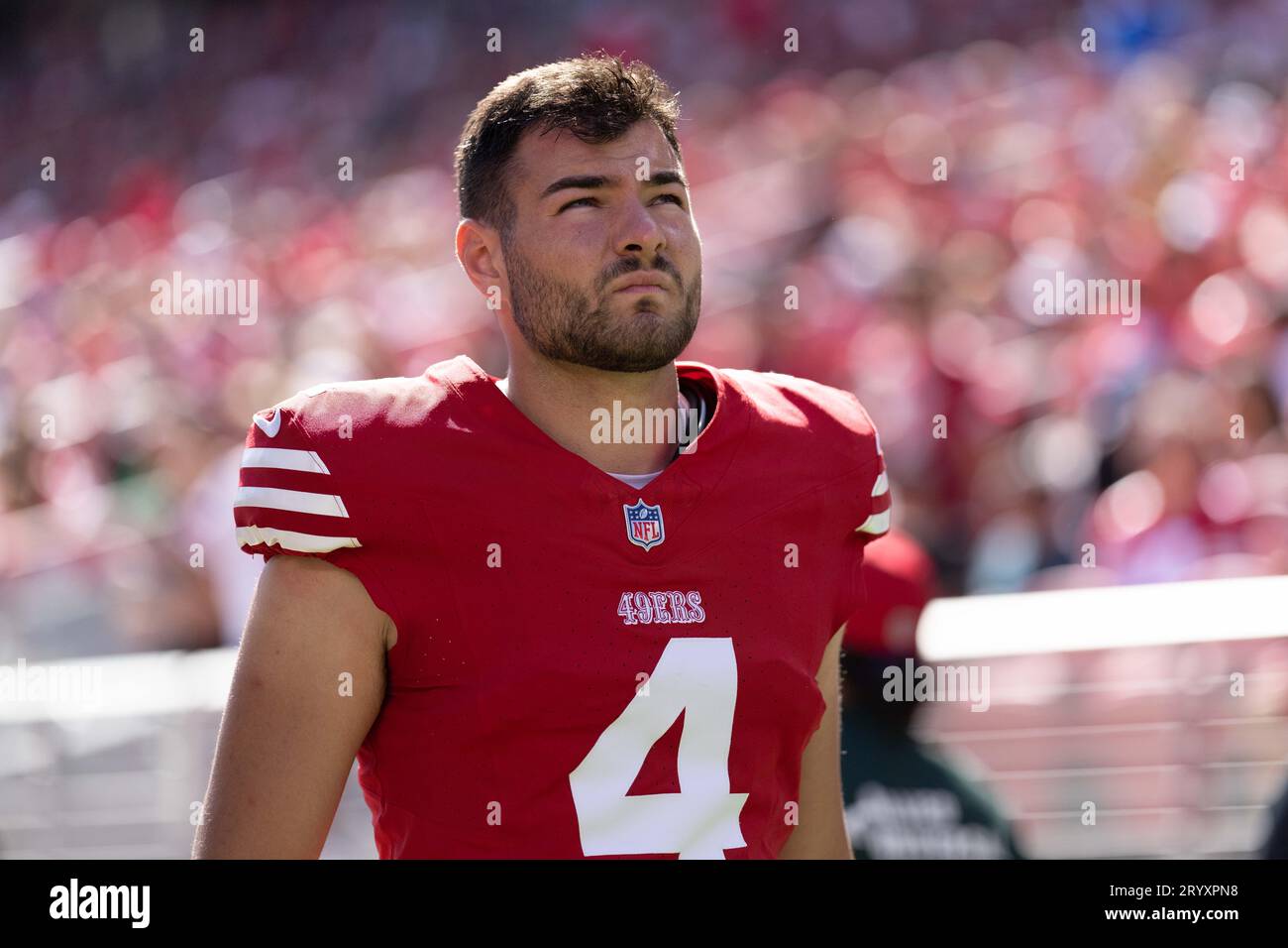 Oktober 2023; Santa Clara, CA, USA; die San Francisco 49ers platzieren Kicker Jake Moody (4) vor dem Beginn des ersten Viertels gegen die Arizona Cardinals im Levi’s Stadium. (Stan Szeto/Image of Sport) Stockfoto