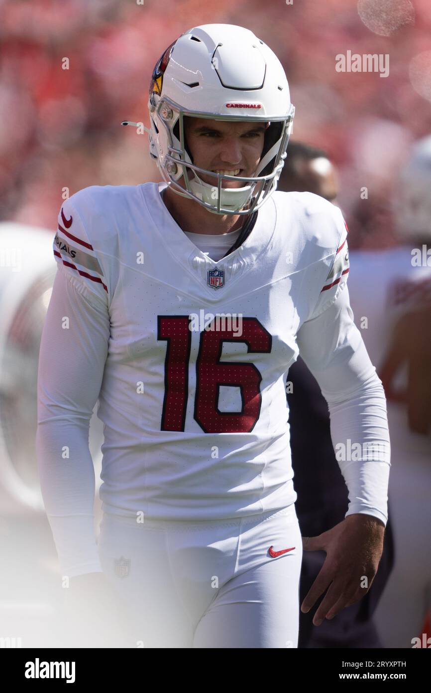 Oktober 2023; Santa Clara, CA, USA; Nolan Cooney (16) spielt im zweiten Quartal gegen die San Francisco 49ers im Levi’s Stadium. (Stan Szeto/Image of Sport) Stockfoto