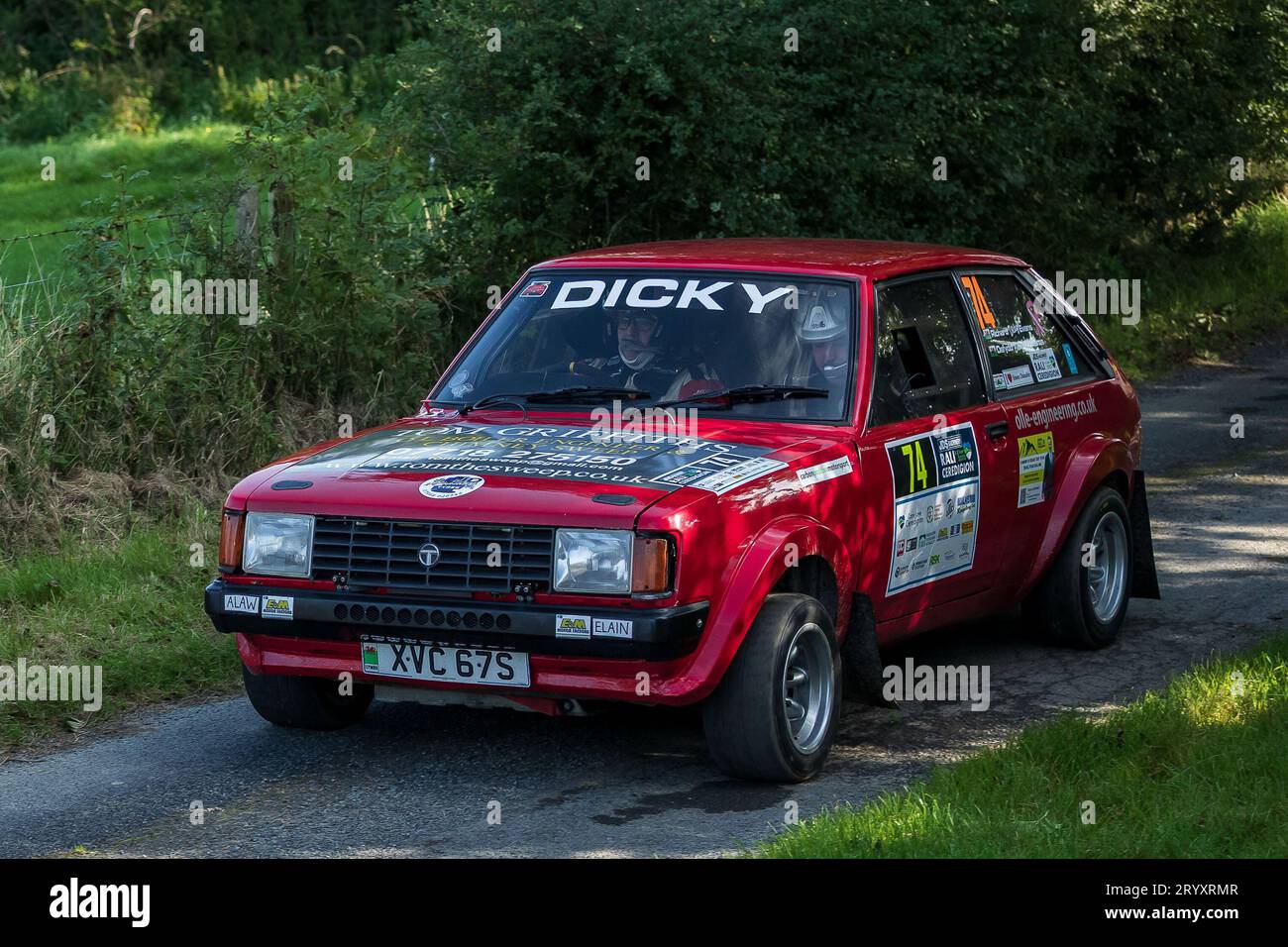 Ceredigion, Wales – 2. September 2023 Rali Ceredigion: Dafydd Williams und Co-Pilot Andrew Davies in einem Chrysler Sunbeam Car 74 auf der Bühne SS1 Borth 1 Stockfoto