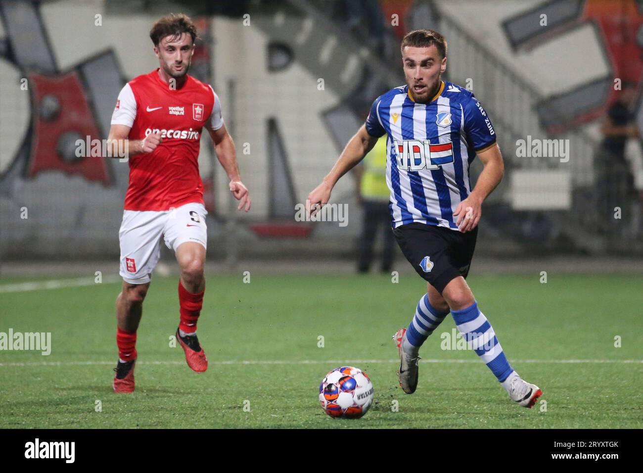 Maastricht, Niederlande. Oktober 2023. Maastricht, Niederlande 02. Oktober 2023: Keuken Kampioen Divisie - 2023/2024 - MVV Maastricht gegen FC Eindhoven im Bild: Ozan Kökcü/Koekcue (FC Eindhoven) Credit: dpa/Alamy Live News Stockfoto