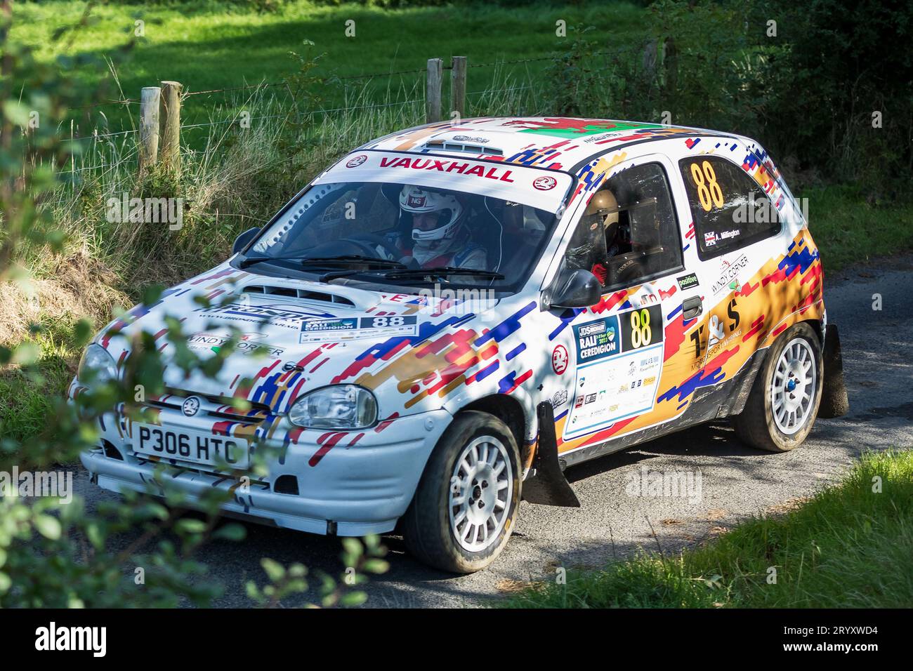 Ceredigion, Wales – 2. September 2023 Rali Ceredigion: Keith Daniels und Co-Pilot Andrew Millington in einem Vauxhall Corsa Car 88 auf der Bühne SS1 Borth 1 Stockfoto