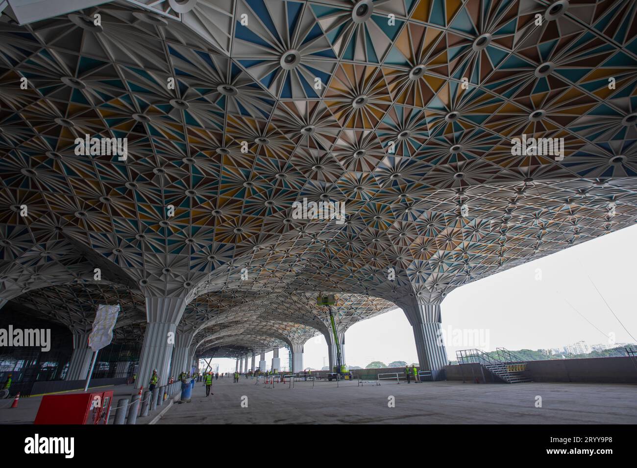 Dhaka, Bangladesch: 2. Oktober 2023: Das neu errichtete dritte Terminal des Hazrat Shahjalal International Airport (HSIA) in Dhaka. Nach vollständiger Inbetriebnahme Stockfoto