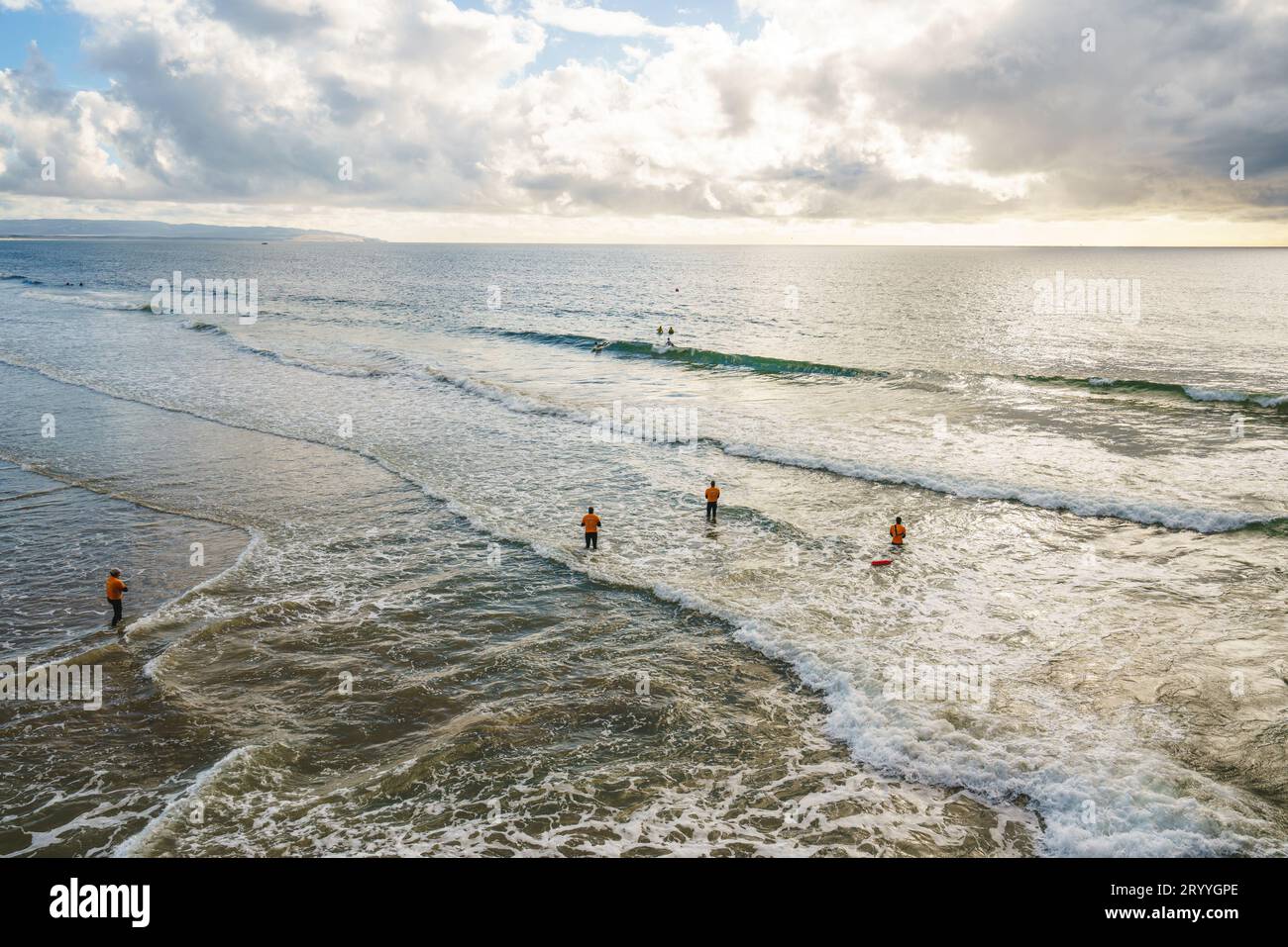 Pismo Beach, Kalifornien - 6. Dezember 2022. Pismo Beach während der ISA World para Surfing Championship. Stockfoto