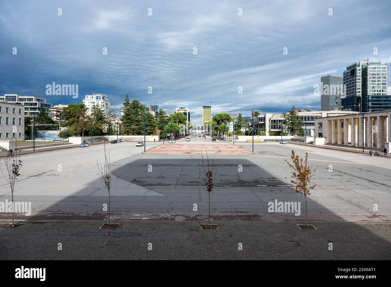Boulevard der Märtyrer der Nation in Tirana, Albanien, 8. Dezember 2024 Stockfoto