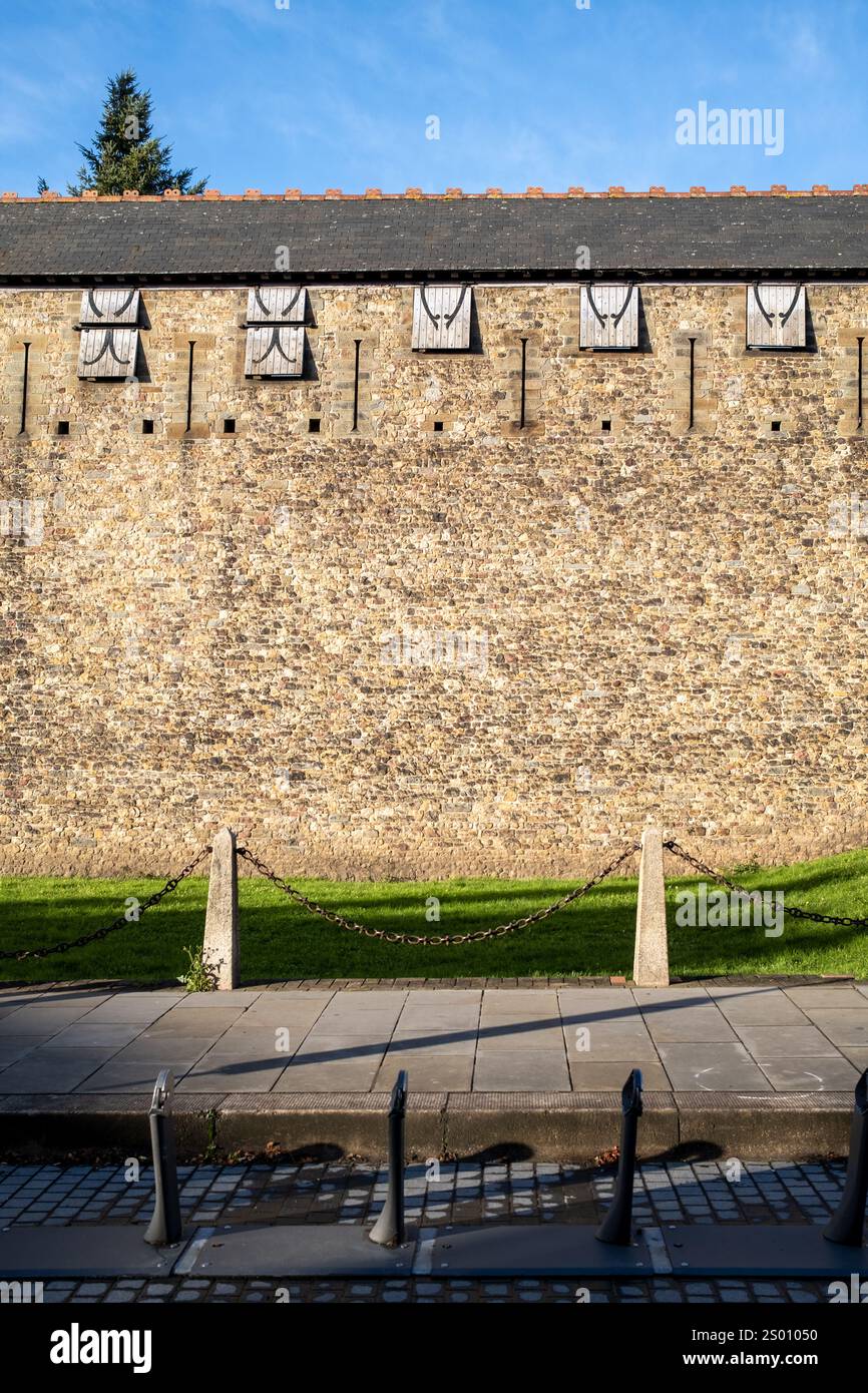 Außenmauern von Cardiff Castle in Cardiff South Wales Stockfoto