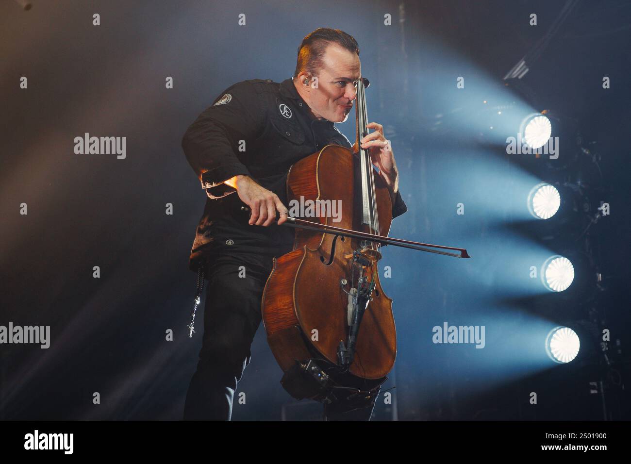 Barcelona, Spanien. November 2024. Apocalyptica (symphonische Metal-Band aus Helsinki, Finnland) spielt Metallica von vier Cellos im Razzmatazz. Stockfoto