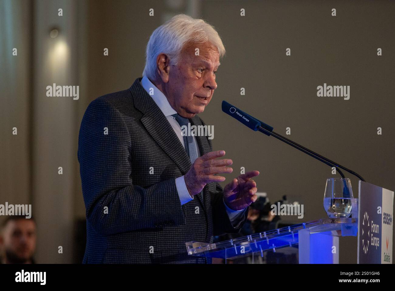 Madrid, Spanien. Dezember 2024. Felipe González, ehemaliger Präsident der spanischen Regierung, bei einem informativen Frühstück, das heute Morgen vom Nueva Economía Forum in einem Hotel im Zentrum von Madrid organisiert wurde. Quelle: D. Canales Carvajal/Alamy Live News Stockfoto