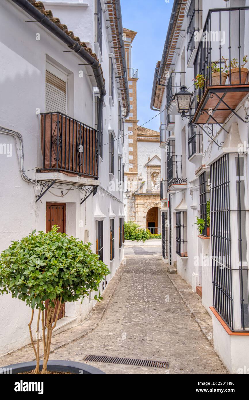 Grazalema de la Sierra ist eines der vielen historischen alten weißen Dörfer in der Provinz Cadiz Stockfoto