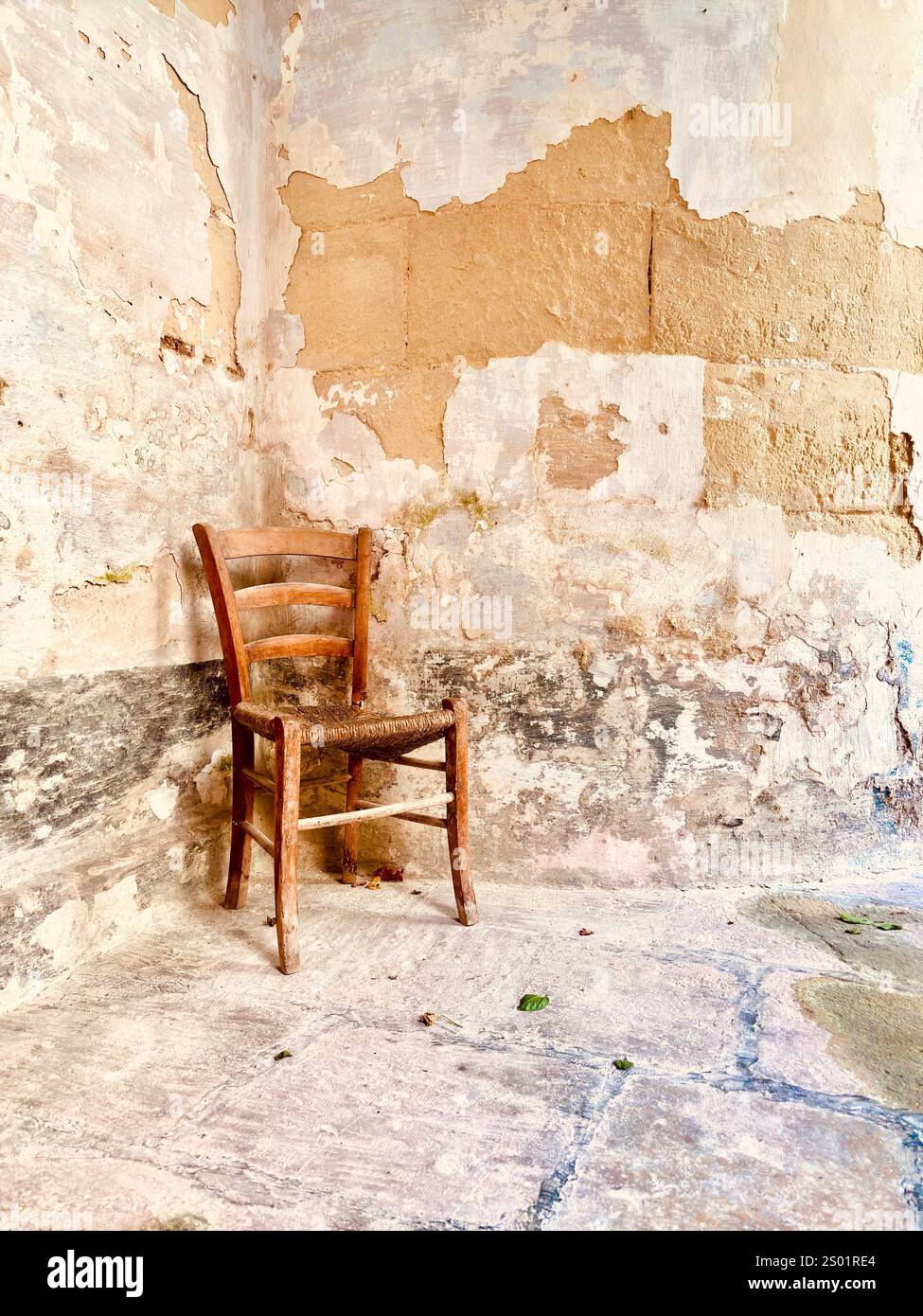 Ein einsamer Stuhl (zu Ehren von Vincent Van Gogh) Stockfoto