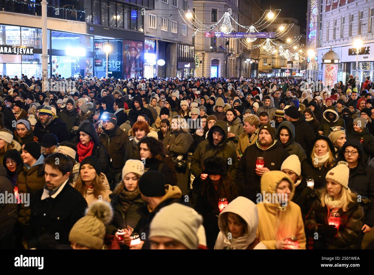 Zagreb, Hrvatska. Dezember 2024. Die Menschen nehmen an einem