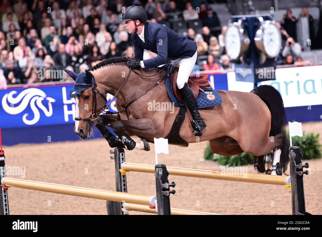 Ben Maher aus Großbritannien mit Punktunterbrechung während des Longines FEI Jumping World Cup präsentiert von Agria auf der London International Horse Show am 22. Dezember 2024 in London (Foto: Maxime David - MXIMD Pictures) Stockfoto