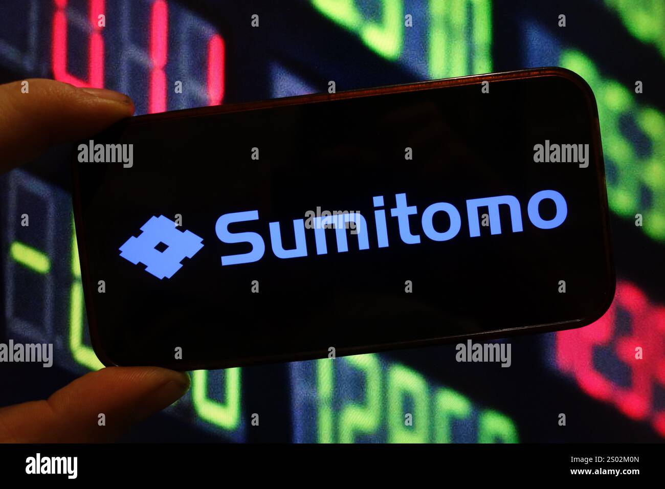 Polen. Dezember 2024. In dieser Fotoabbildung wird das Firmenlogo von Sumitomo auf einem Smartphone-Bildschirm angezeigt. Quelle: SOPA Images Limited/Alamy Live News Stockfoto