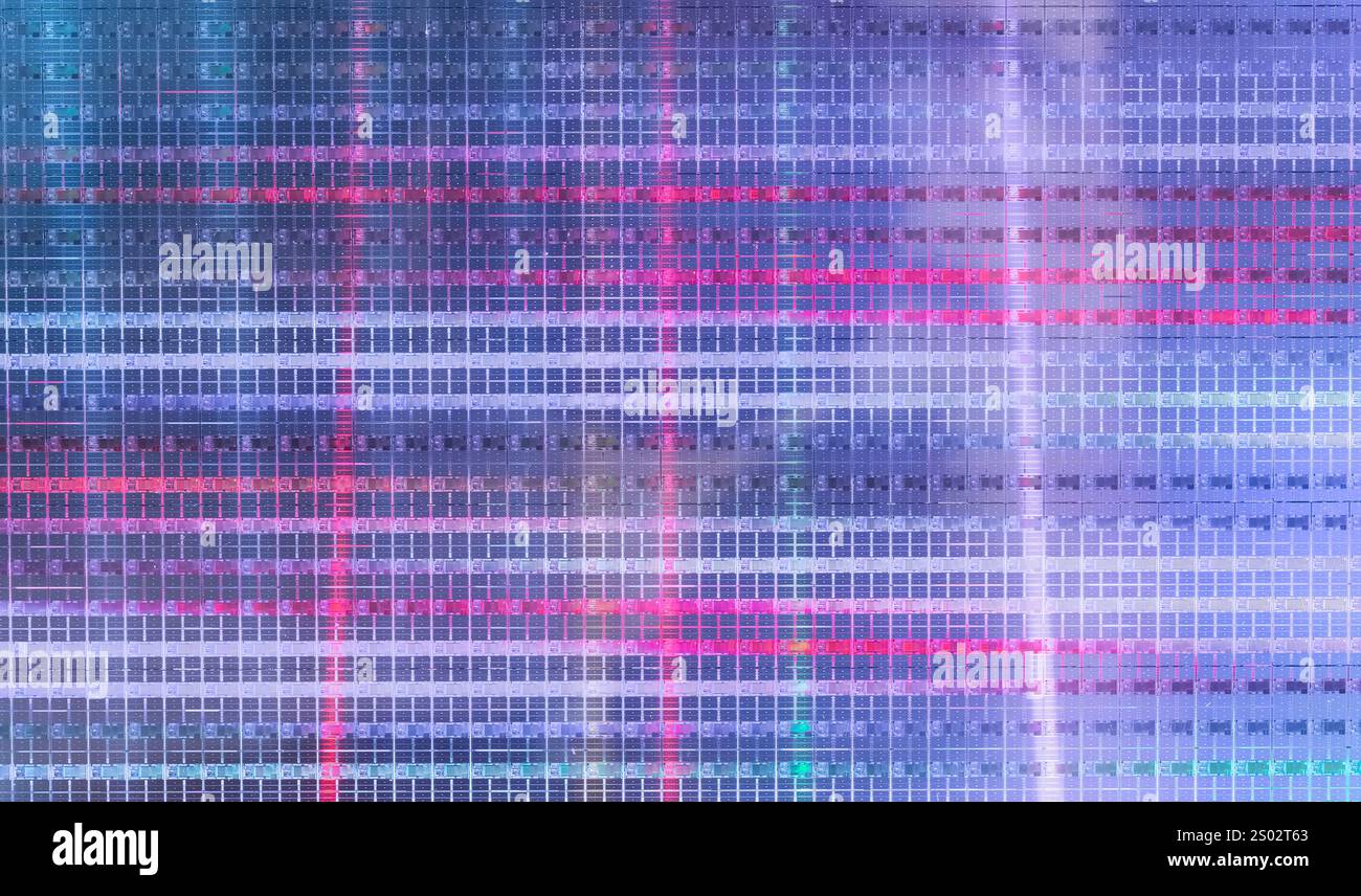 Silizium-Wafer und -Mikroschaltungen aus Halbleitermaterial, verwendet in der Elektronik zur Herstellung integrierter Schaltungen Stockfoto