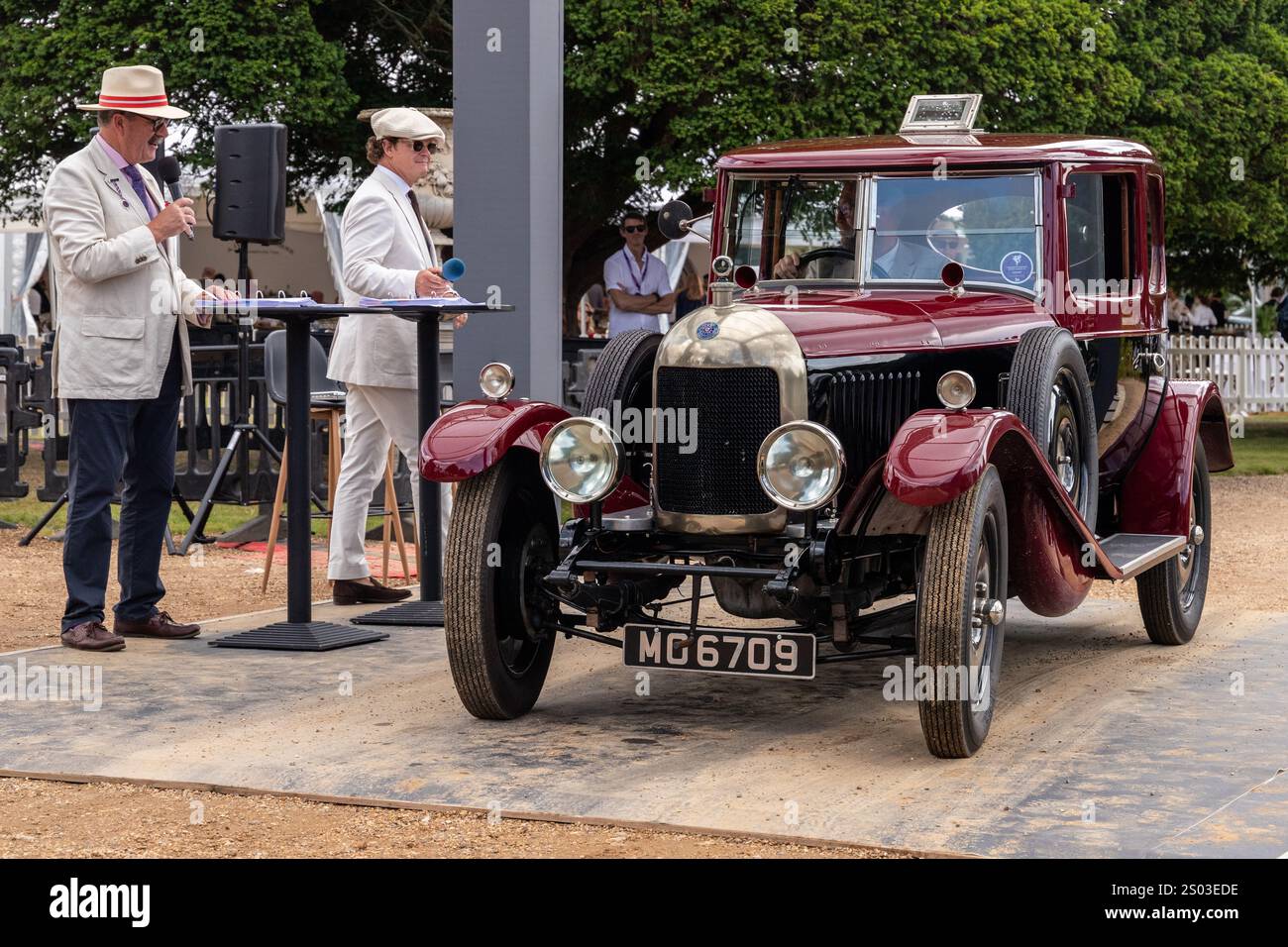 Ein 1925 MG, präsentiert auf dem Concours of Elegance 2023, Hampton Court Palace Stockfoto