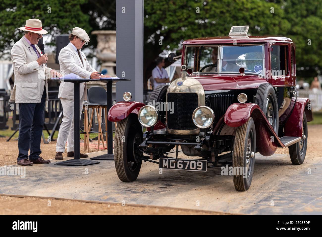 Ein 1925 MG, präsentiert auf dem Concours of Elegance 2023, Hampton Court Palace Stockfoto
