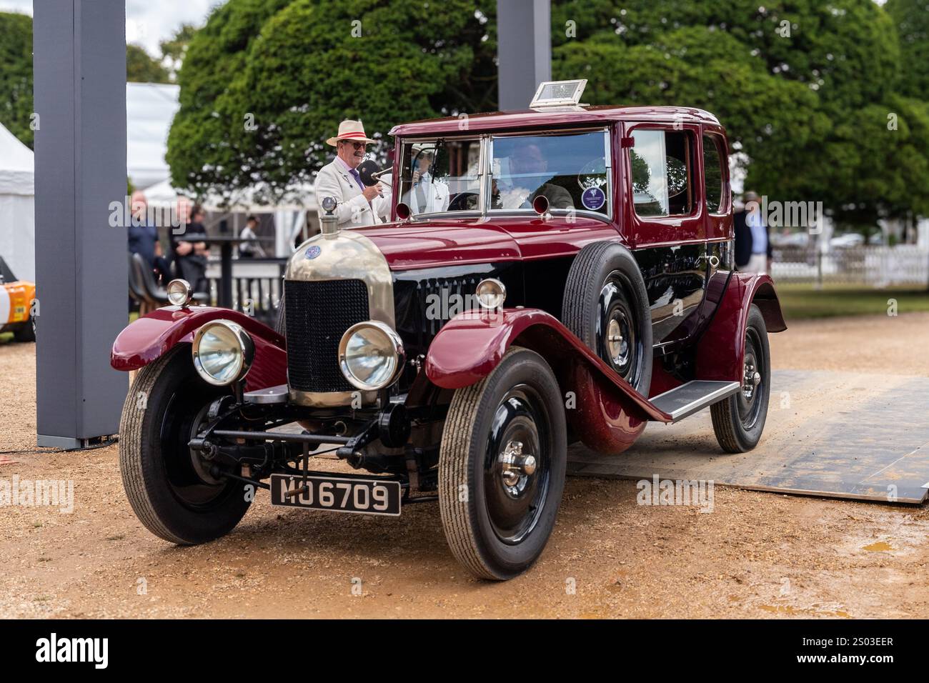 Ein 1925 MG, präsentiert auf dem Concours of Elegance 2023, Hampton Court Palace Stockfoto