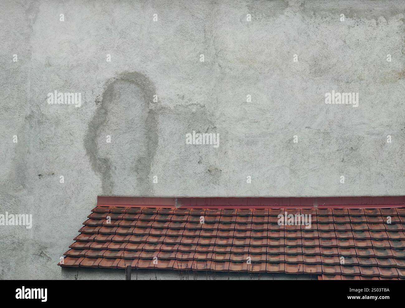 La Linea Man. Eine humorvolle Cartoon-Figur aus Feuchtigkeit auf dem Hintergrund der Wand. Die Linie. Animierte TV-Serie. Kindheitserinnerungen. Stockfoto