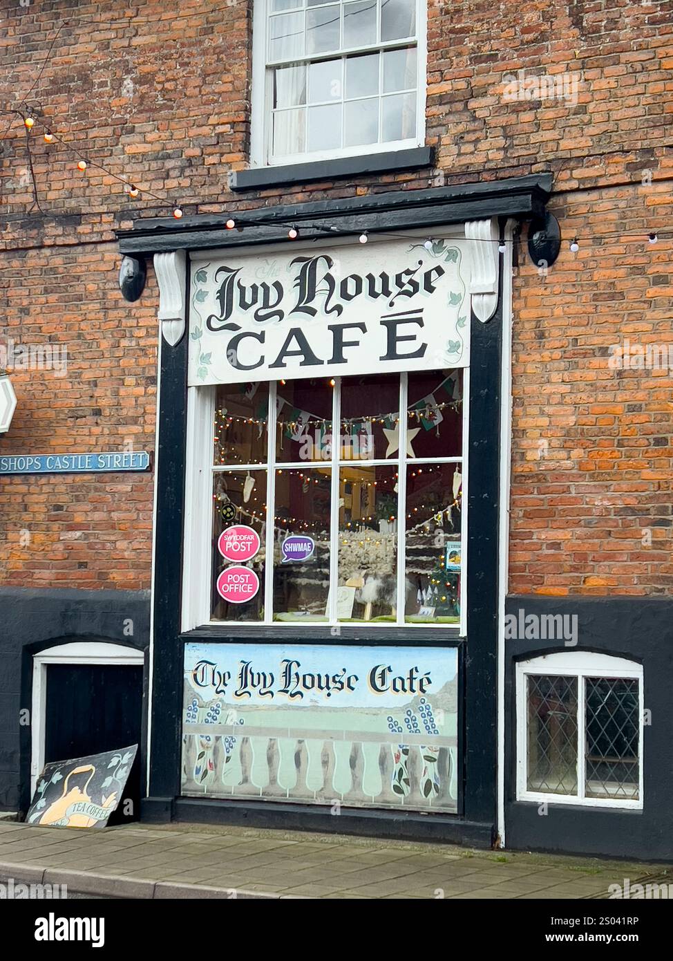 Das alte Ivy House Cafe und Postamt, Montgomery, Wales, Großbritannien Stockfoto