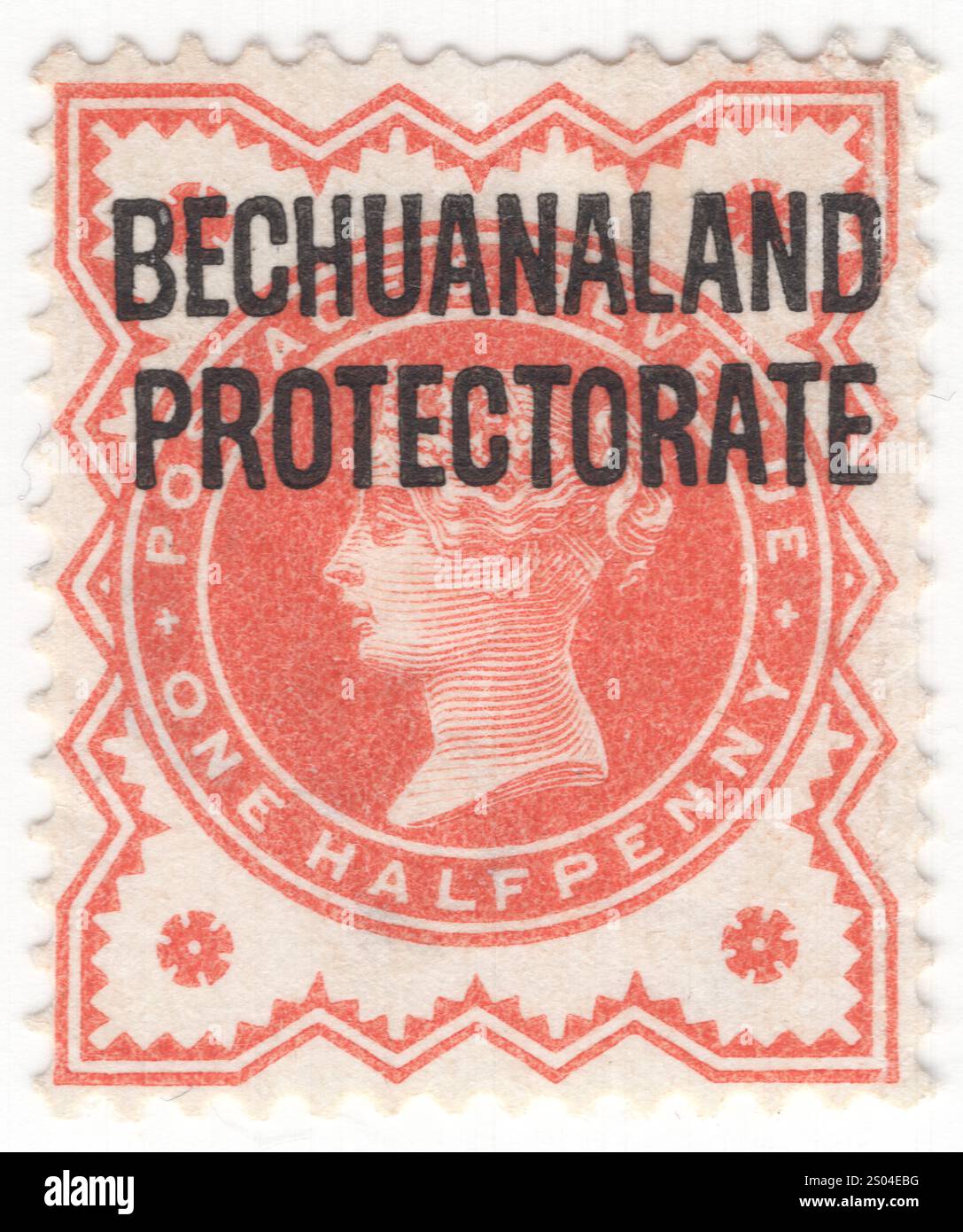 BECHUANALAND BRITISCHES PROTEKTORAT — 1897. Oktober: Briefmarke ½ Pence mit dem Porträt von Oueen Victoria. Stempel Großbritanniens mit schwarzem Aufdruck 'BECHUANALAND PROTEKTORATE'. Ein britisches Protektorat im südlichen Afrika, nördlich der Republik Südafrika mit der Hauptstadt Vryburg (bis 1895), Mafe King (bis 1965), Gaberones. Victoria (Alexandrina Victoria) war vom 20. Juni 1837 bis zu ihrem Tod 1901 Königin des Vereinigten Königreichs Großbritannien und Irland. Ihre Herrschaft von 63 Jahren und sieben Monaten war länger als die eines früheren britischen Monarchen Stockfoto