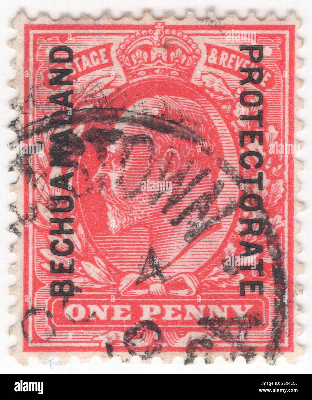 BRITISCHES PROTEKTORAT BECHUANALAND — 1905. April: 1 Pence Karmin-Briefmarke mit Porträt von König Eduard VII. Briefmarke von Großbritannien mit schwarzem „BECHUANALAND PROTEKTORAT“. Ein britisches Protektorat im südlichen Afrika, nördlich der Republik Südafrika mit der Hauptstadt Vryburg (bis 1895), Mafe King (bis 1965), Gaberones. Eduard VII. (Albert Eduard) war vom 22. Januar 1901 bis zu seinem Tod 1910 König des Vereinigten Königreichs und der britischen Dominions und Kaiser von Indien. Edward, den Spitznamen „Bertie“, erbte den Thron nach dem Tod seiner Mutter, Königin Victoria, im Jahr 1901 Stockfoto