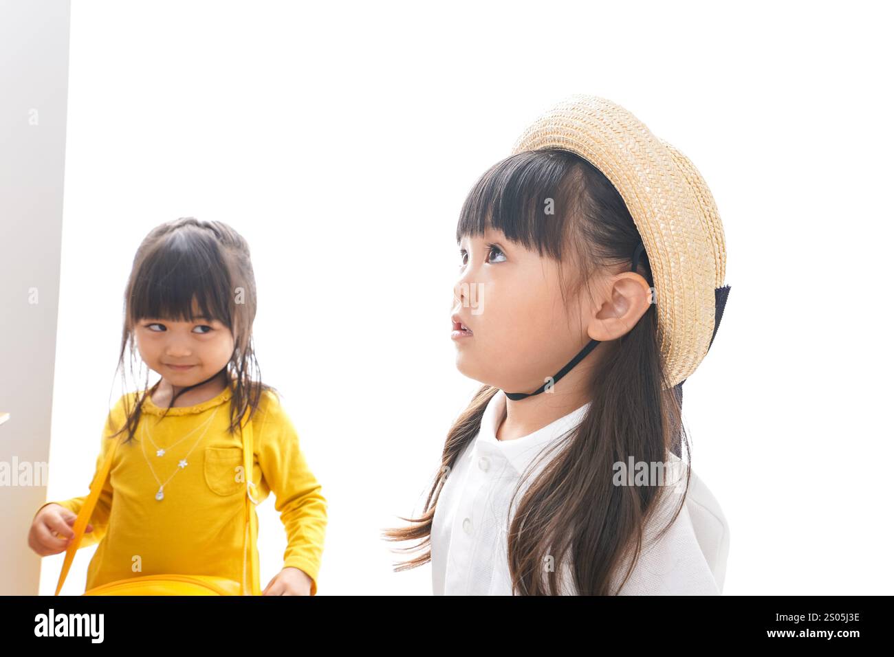 Mädchen spielt glücklich Stockfoto