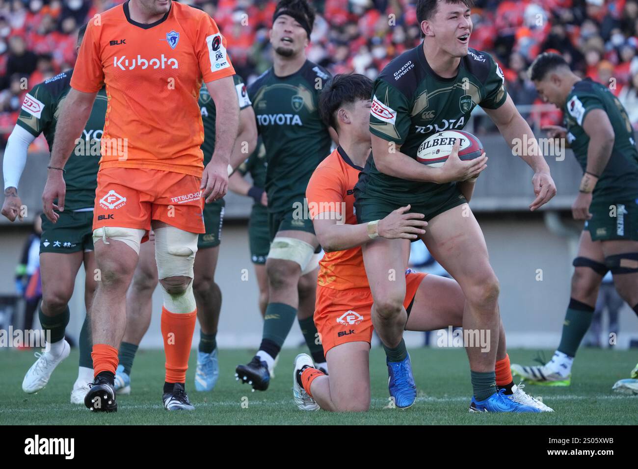 Joseph Manu von Verblitz erzielte ihren dritten Versuch beim Spiel der Japan Rugby League One 2024-25 zwischen Kubota Spears Funabashi Tokyo-Bay und Toyota Verblitz im Prince Chichibu Memorial Stadium in Tokio, Japan am 22. Dezember 2024. Quelle: FAR EAST PRESS/AFLO/Alamy Live News Stockfoto