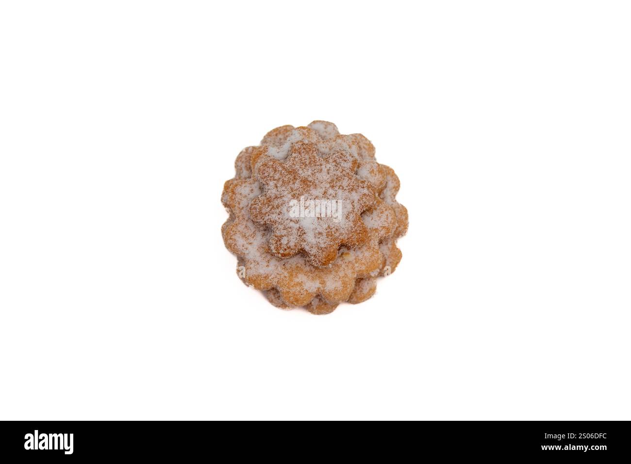 Handgemachte Weihnachtskekse auf weißem Hintergrund – festliches Backen und saisonale Leckereien – 1 Stockfoto