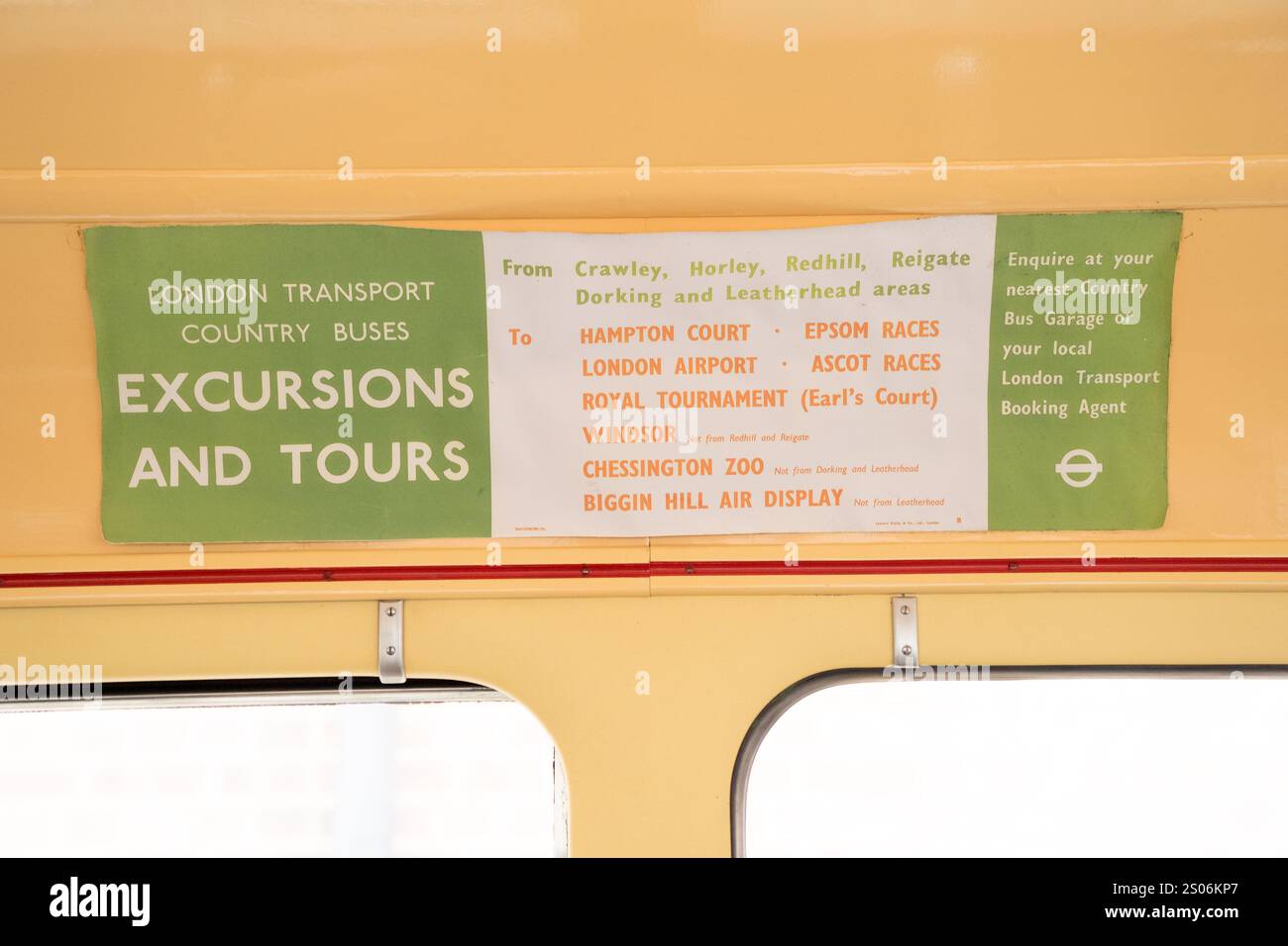 Post für London Transport Landbusse Ausflüge und Touren Stockfoto Post für London Transport Landbusse Ausflüge und Touren Stockfoto