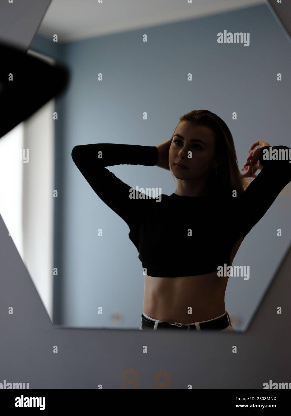 Odessa, Oblast Odessa, Ukraine. September 2022. Porträt einer schönen Frau auf der Straße. Stockfoto