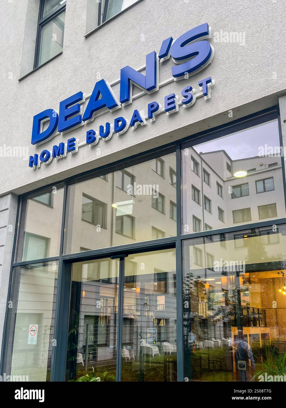 Budapest, Ungarn - 16. September 2024: Deans Home Budapest ein stilvolles Hotel im Herzen von Budapest, perfekt für einen komfortablen Aufenthalt und eine Reise. Hoch Stockfoto