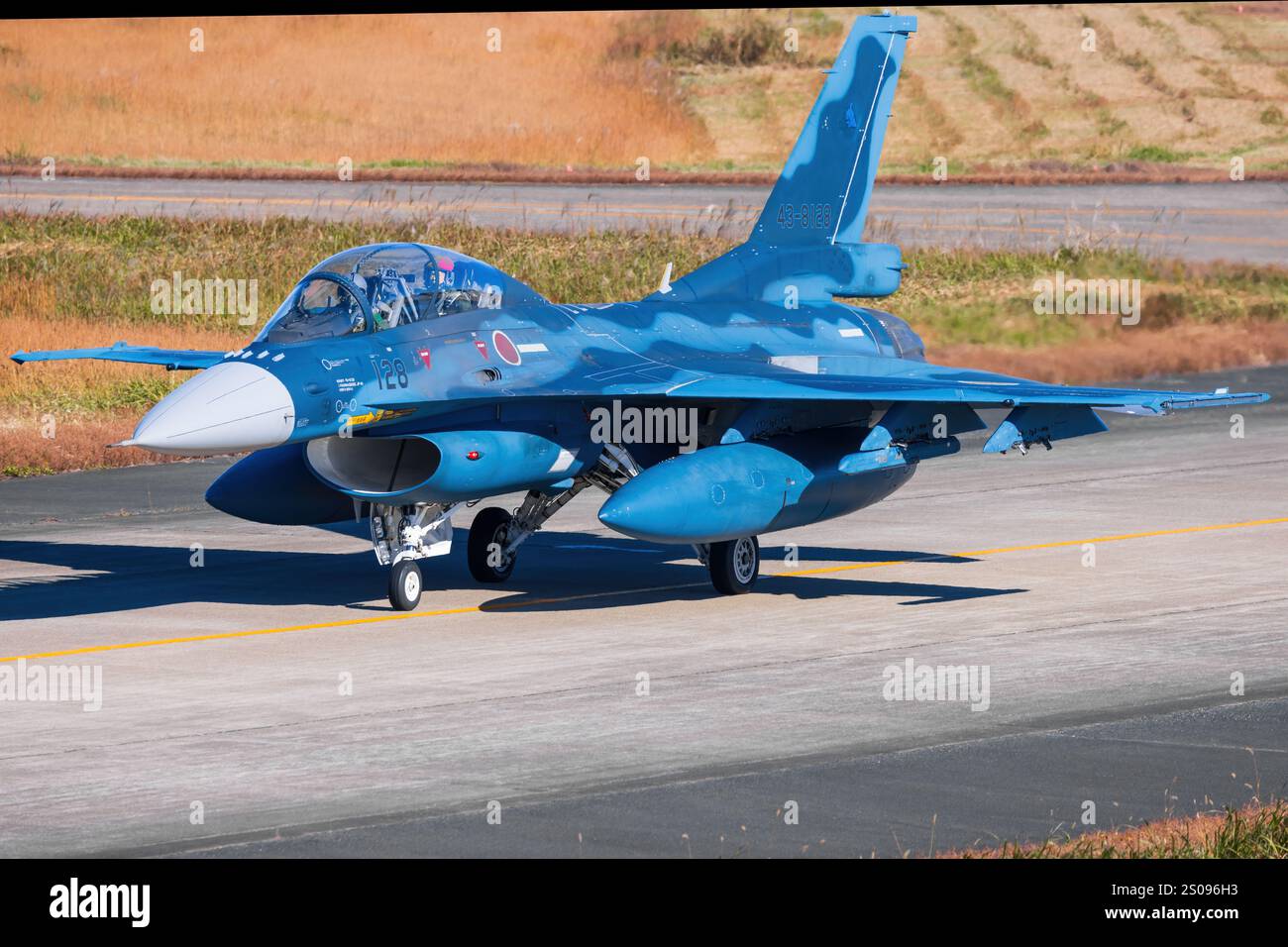 Japan, am 14. November 2024: Kawasaki F-2 Hyakuri IBR Hamamatsu Air Base in Japan Stockfoto