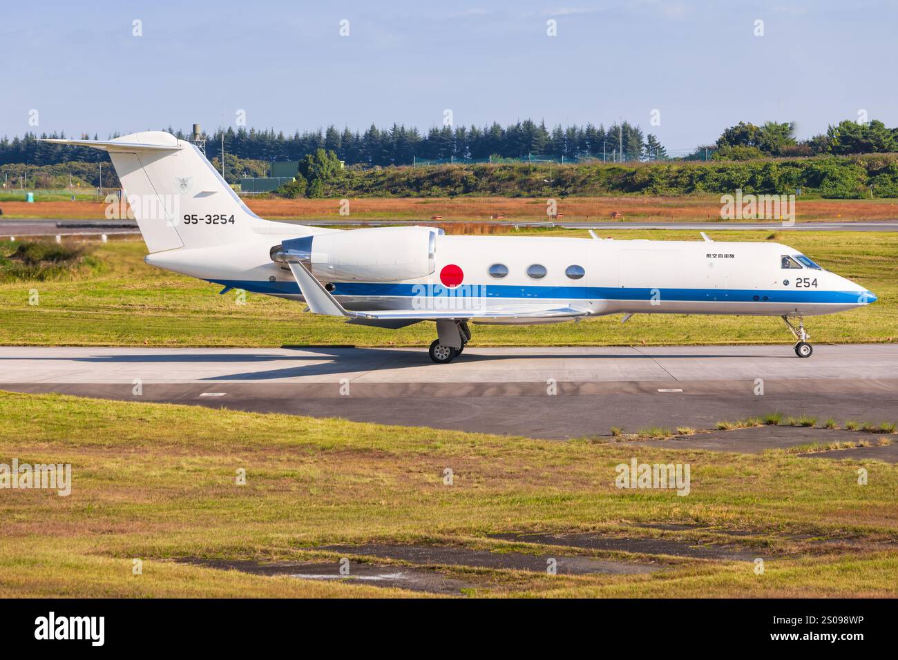 Gulfstream U-4 Japan - Air Self Defence Force (JASDF) auf der Luftwaffenbasis Iruma in Japan Stockfoto