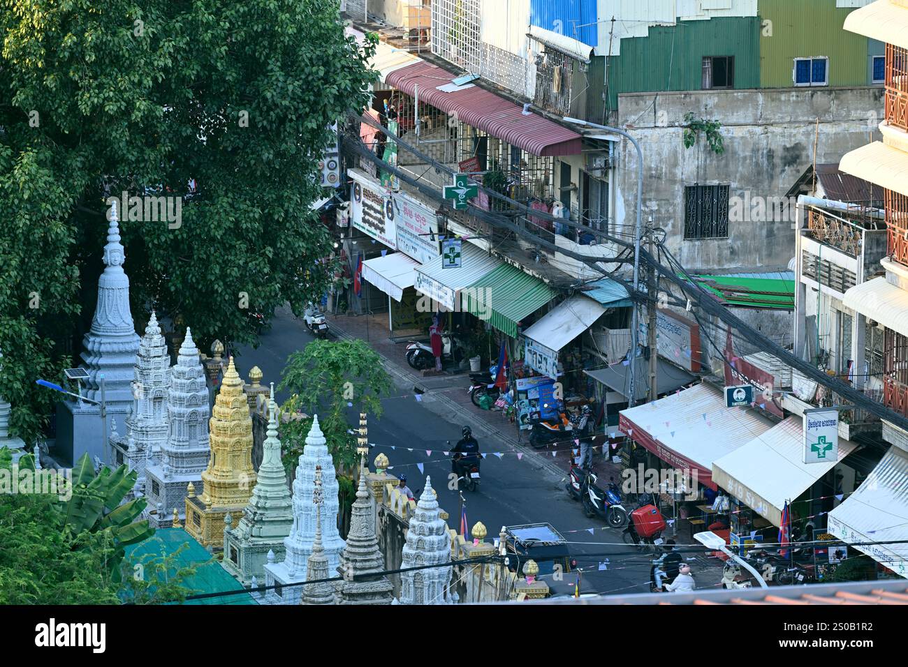 Eine Straße in Kambodschas Hauptstadt Phnom Penh. Stockfoto