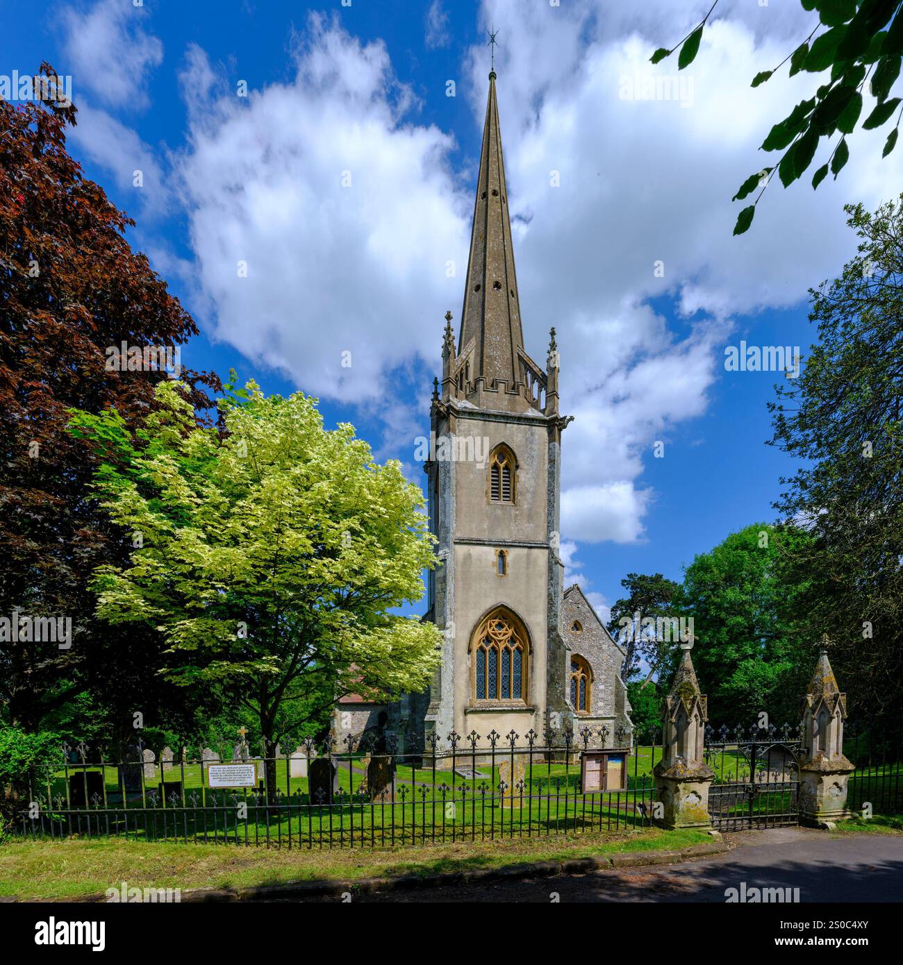 Sutton Waldren, Großbritannien - 5. Juni 2024: St. Bartholomew Church, Sutton Waldron, Dorset Stockfoto