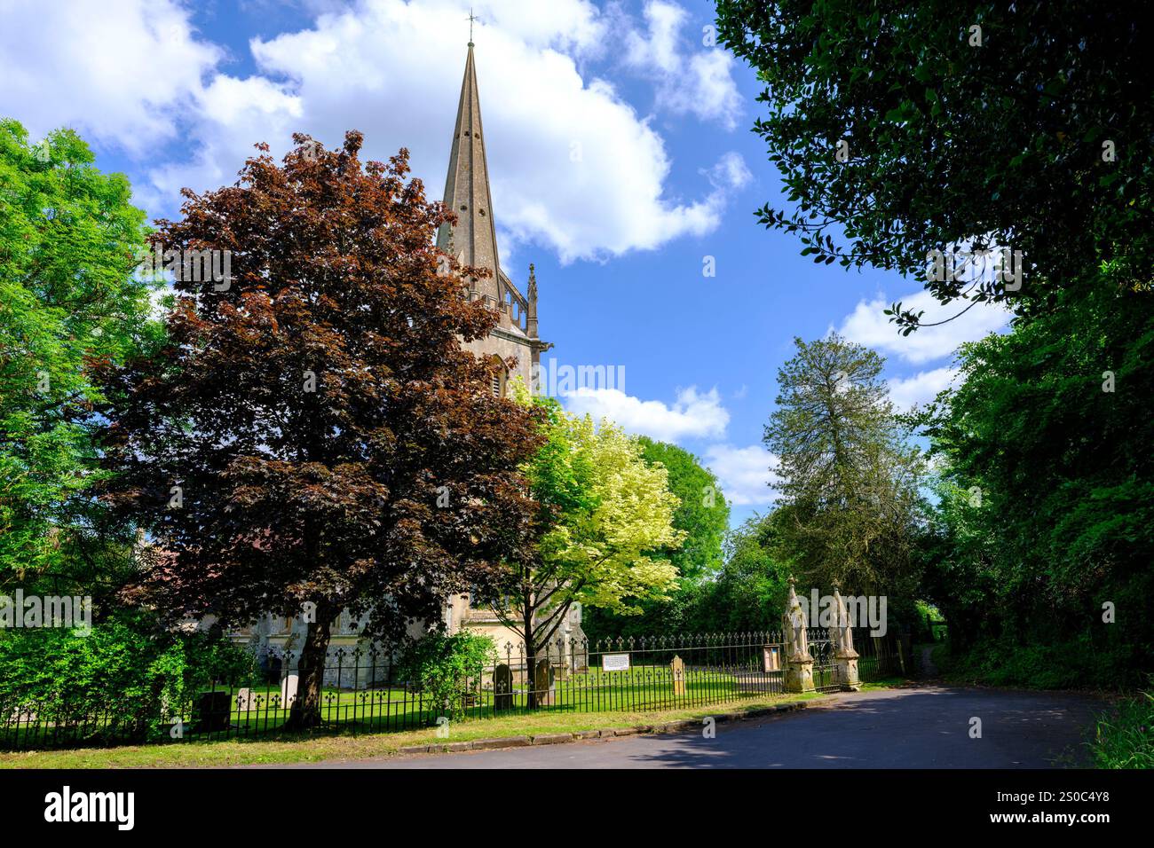 Sutton Waldren, Großbritannien - 5. Juni 2024: St. Bartholomew Church, Sutton Waldron, Dorset Stockfoto