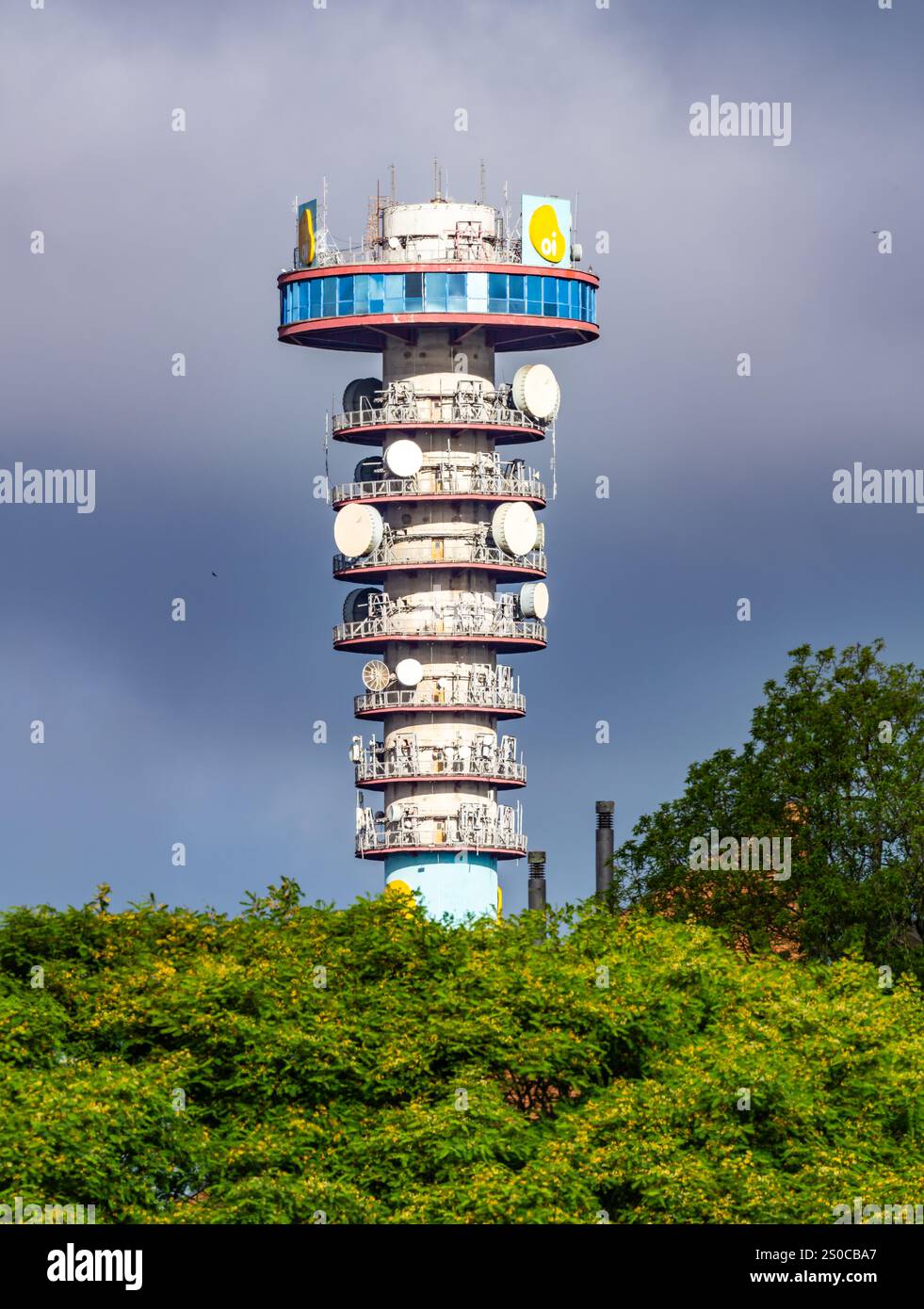 Torre Panorâmica, ein Telekommunikationsturm. Curitiba, Bundesstaat Paraná, Brasilien. Stockfoto