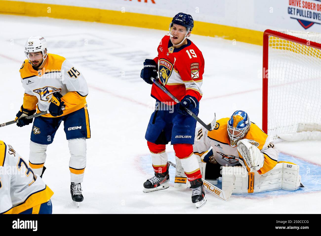 SUNRISE, FL - Florida Panthers Matthew Tkachuk #19 in Aktion (Foto: Chris Arjoon) Stockfoto
