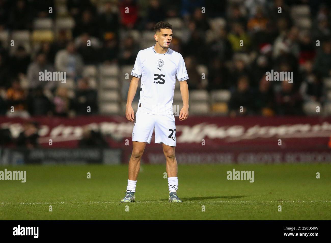 The University of Bradford Stadium, Bradford, England - 26. Dezember 2024 Brandon Cover (27) von Port Vale - während des Spiels Bradford City gegen Port Vale, Sky Bet League Two, 2024/25, University of Bradford Stadium, Bradford, England - 26. Dezember 2024 Credit: Arthur Haigh/WhiteRosePhotos/Alamy Live News Stockfoto