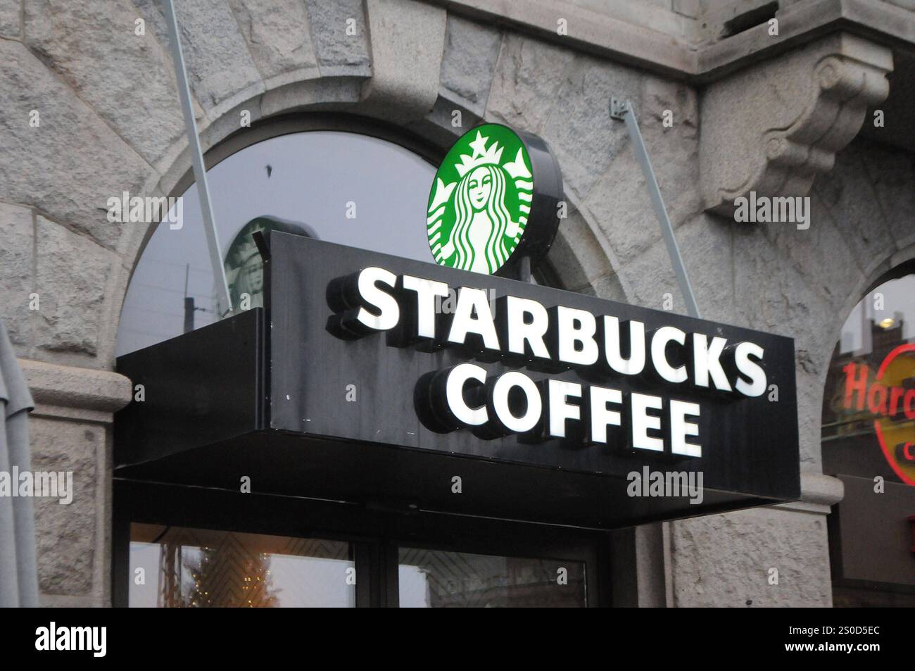 Kopenhagen/Dänemark /27. dezember 2024/ Seattle-Kette STAR Bucks Kaffeekaffee in der dänischen Hauptstadt Kopenhagen. Foto. Bilder von Francis Joseph Dean/Dean sind nicht für kommerzielle Zwecke bestimmt Stockfoto