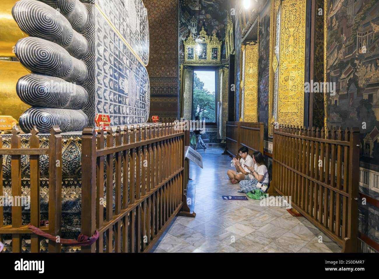Wat Pho, Tempel des liegenden Buddha. Sehenswürdigkeiten, architektonisch bedeutender Tempelkomplex. Es ist die Heimat von Phra Buddhasaiyas. Die Gilde Stockfoto