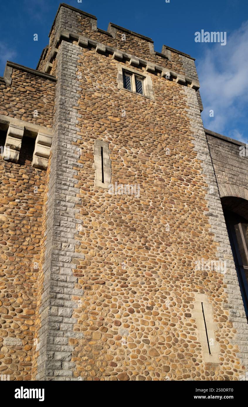 Die Außenmauern von Cardiff Castle in Cardiff South Wales Stockfoto