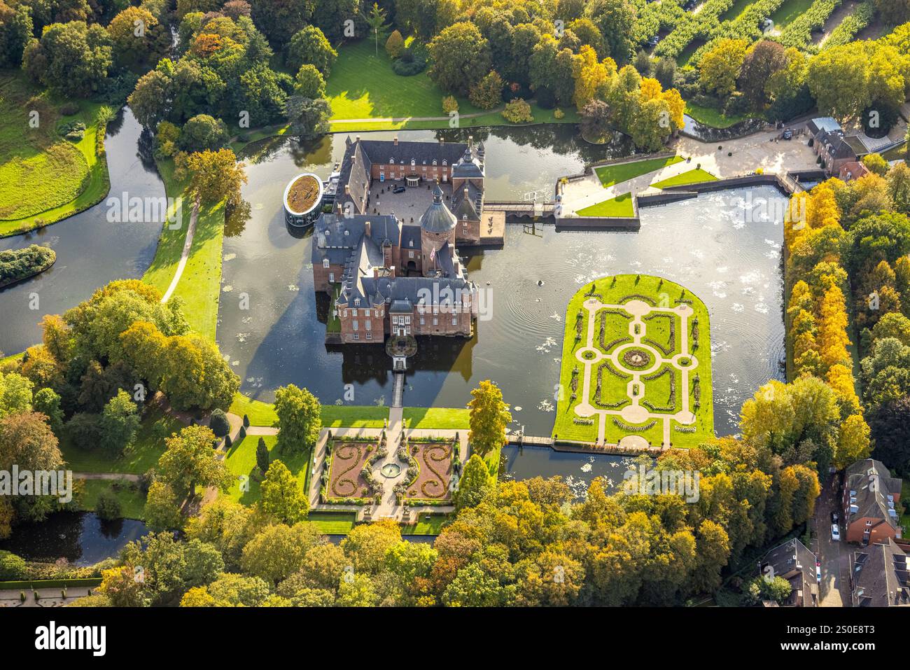 Luftaufnahme, Schloss Wasserburg Anholt mit Schlosspark und Barockgarten, Wassergarten, Anholt, Isselburg, Nordrhein-Westfalen, Deutschland Stockfoto